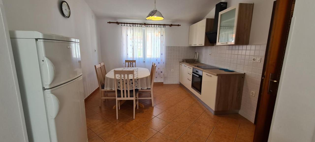 Apartments Jele Baška Екстериор снимка